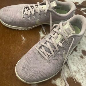 Pink Nike Metcon 4